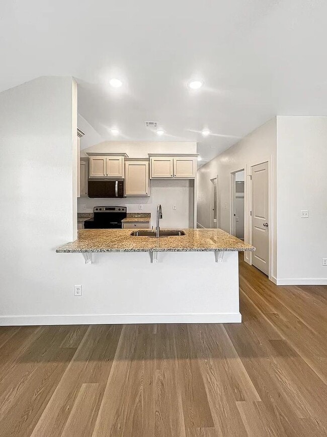 Building Photo - Stunning BRAND NEW 3 Bed, 2 Bath Home for ...