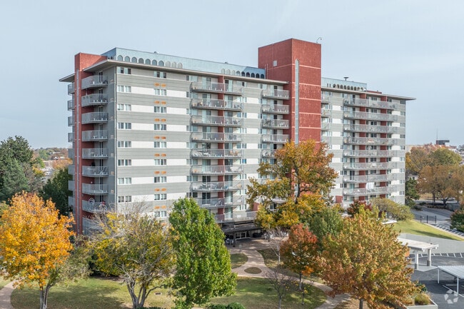Building Photo - Mansion House