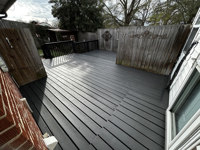 Photo - 102 Church St