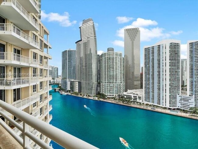 Photo - 888 Brickell Key Dr Unidad 888 Brickell Key # 2510