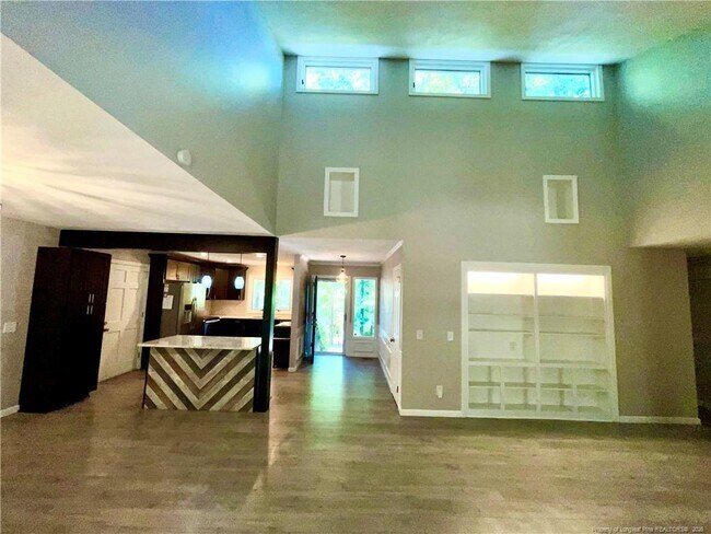 Photo - 1710 Chateau Cir