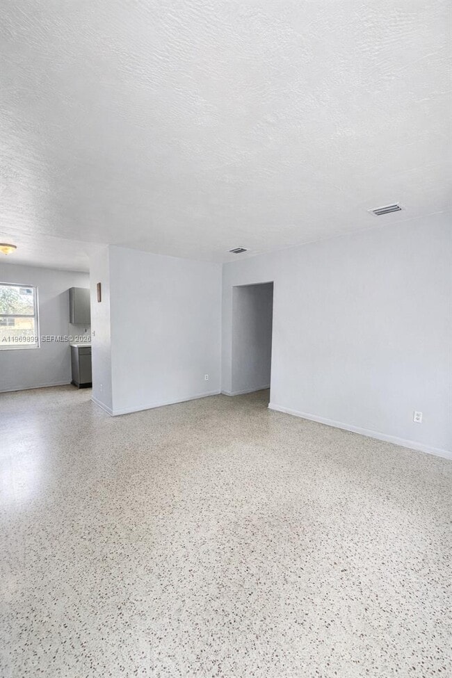 Photo - 1801 NW 82nd St