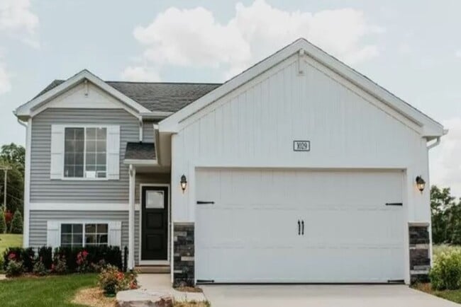 Building Photo - Stunning home that offers a fantastic livi...