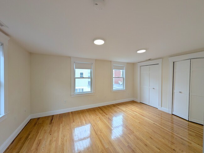 Photo - 7 Bonner Ave Unit 2