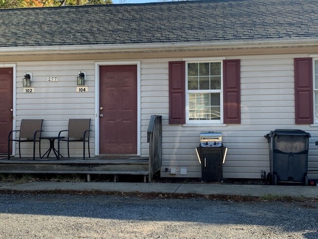 Building Photo - 277 Lakeview Dr Unit Apt #104