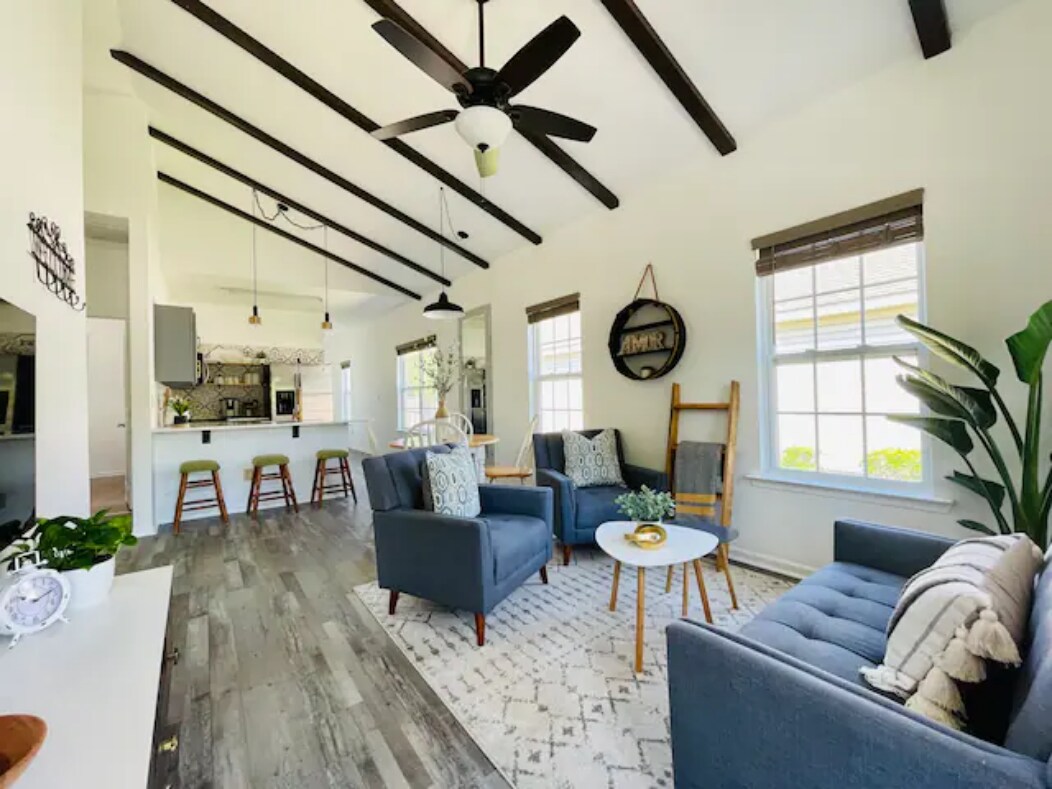 Photo - 1213 Wooster St