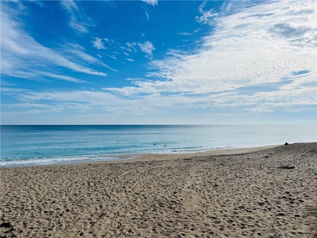 Photo - 9900 S Ocean Dr Unit 810