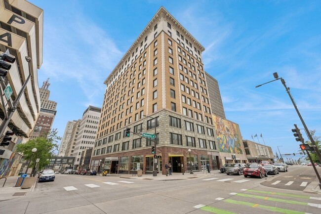 Commerce Building Apartments
