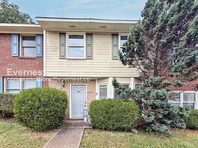 3 Bed, 2.5 Bath Townhome with Laundry Hook... - 3 Bed, 2.5 Bath Townhome with Laundry Hook...