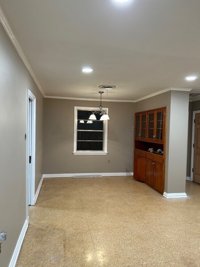 Photo - 1121 Brockenbraugh Ct