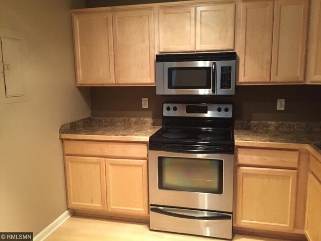 Kitchen - 740 W Village Rd