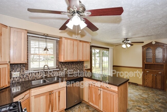 Photo - 1932 Otterbin St