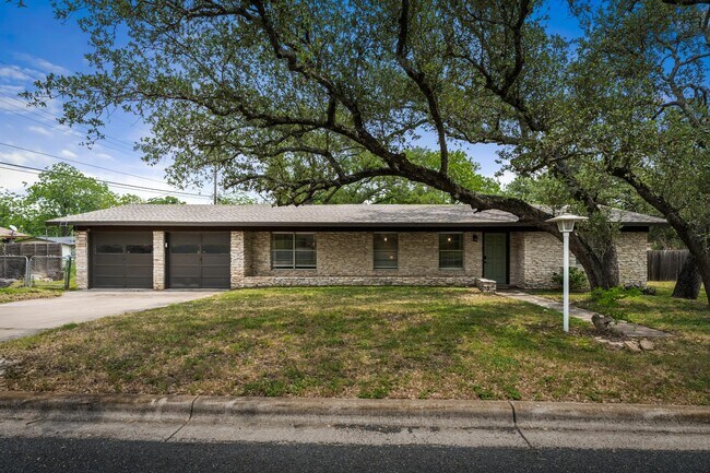 Building Photo - 7105 Lilac Ln Rental