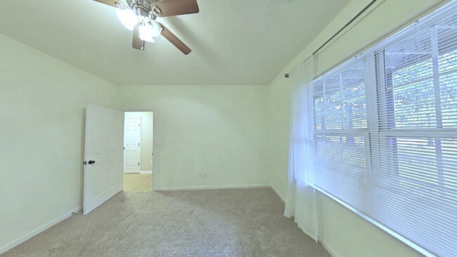 Photo - 5149 Manerdale Dr SE