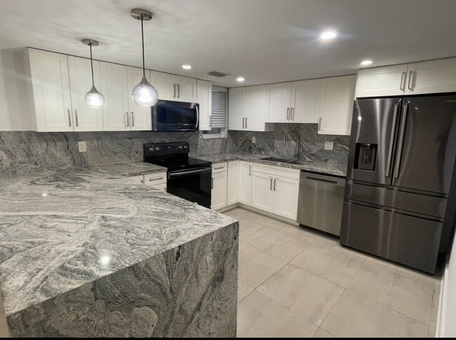 Photo - 607 Velarde Ave