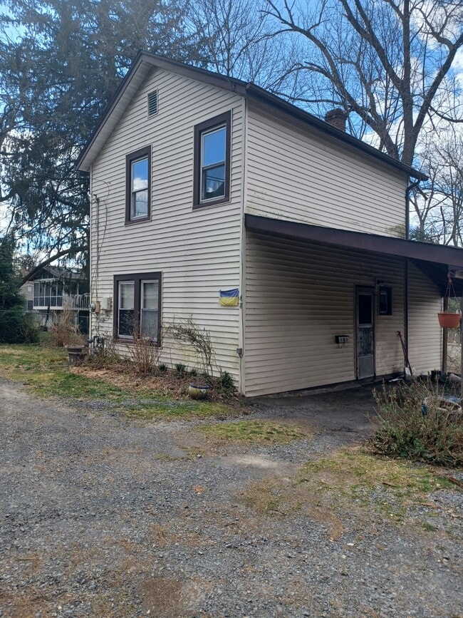 Building Photo - 48 Lenox Ave Rental
