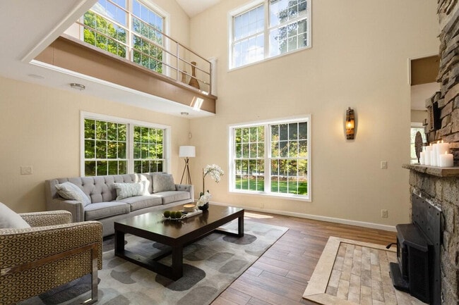 Photo - 338 Clove Rd Unit ID1056821P