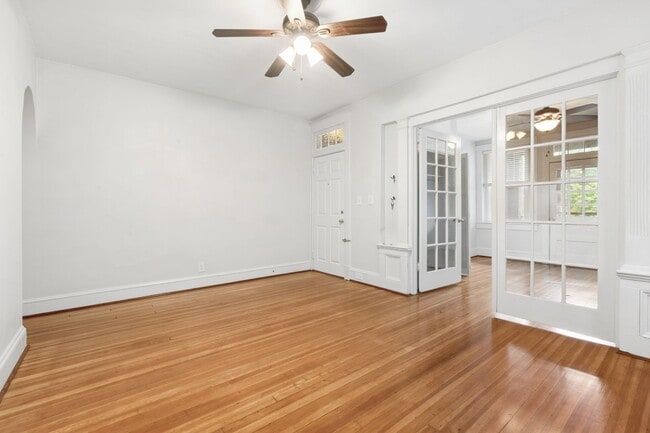 Photo - Beautiful Ghent Condo for Rent !