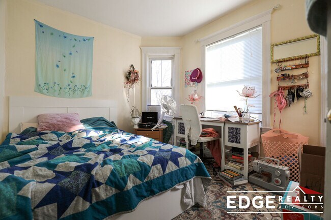 Photo - 357 Faneuil St Unit 11