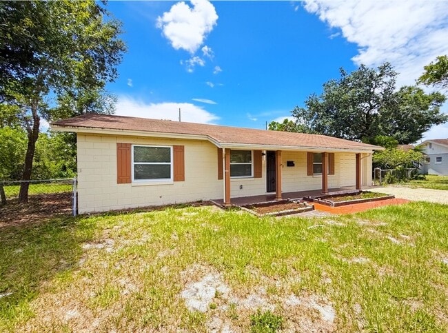 Photo - Fully Remodeled 3-Bedroom Home with Bonus Florida Room & Huge Fenced Yard