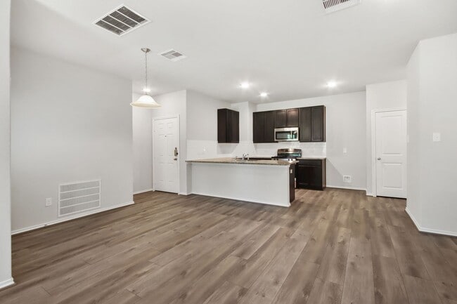 1415 Acorn Mdw St