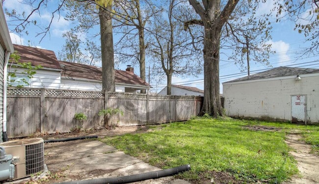 Photo - 1960 Studer Ave