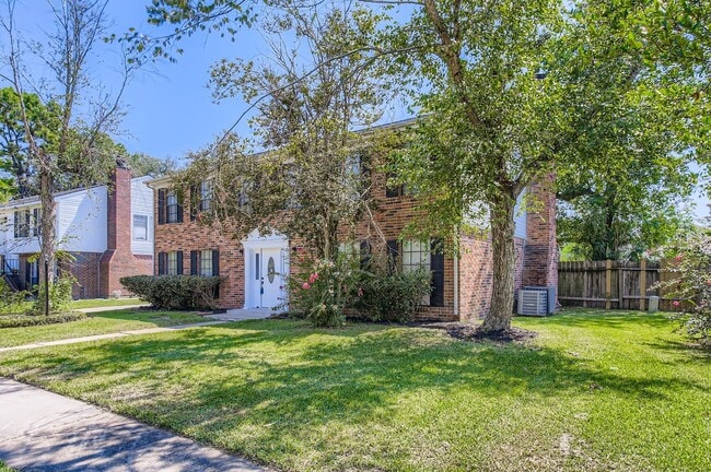 Building Photo - 4819 Brooklawn Dr