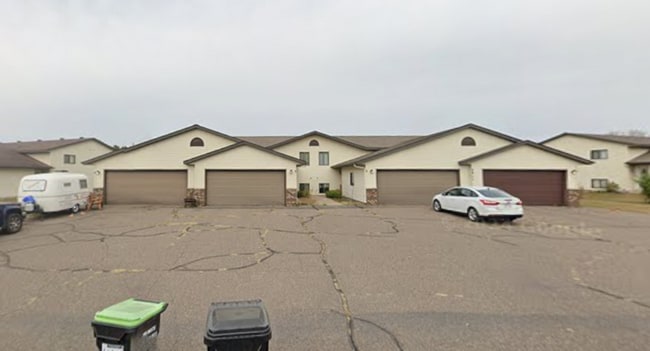 Building Photo - 2911 Edgewood Dr Unit 4