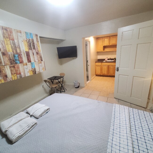 Photo - 524 Timpson Pl