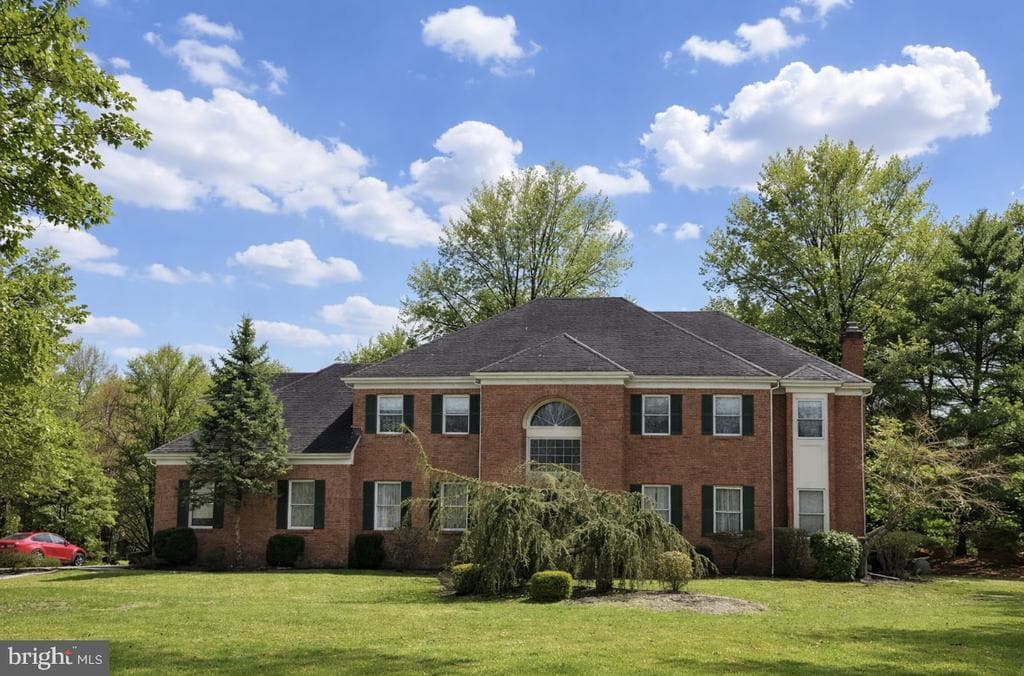 Photo - 28 Buckingham Dr