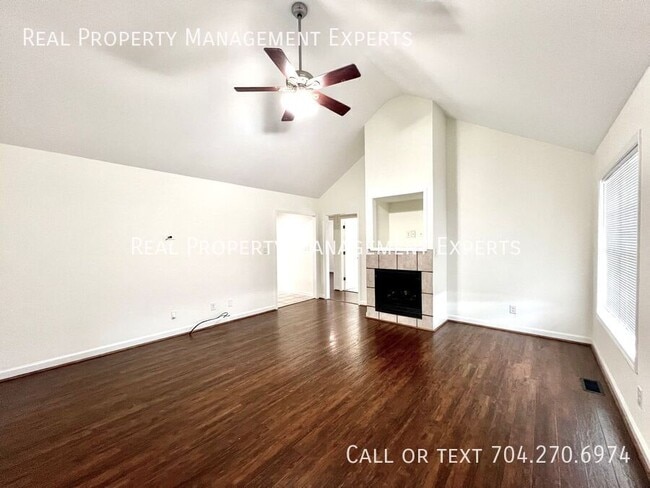 Photo - 133 Polaris Dr