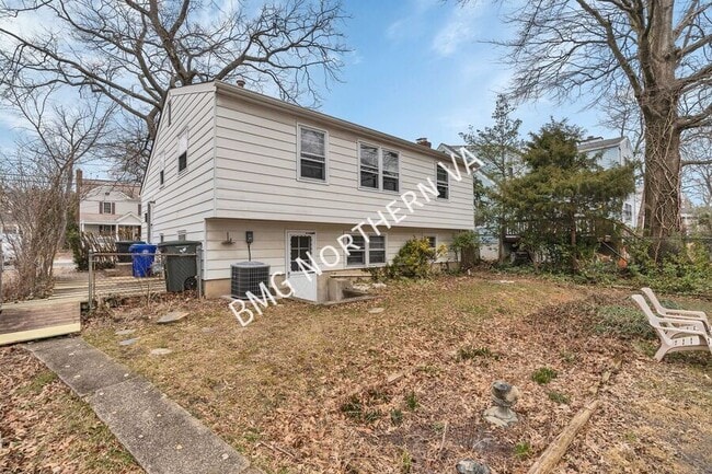 Photo - 5722 4th St S