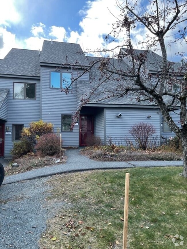 Building Photo - Beautiful Two Bedroom Condo