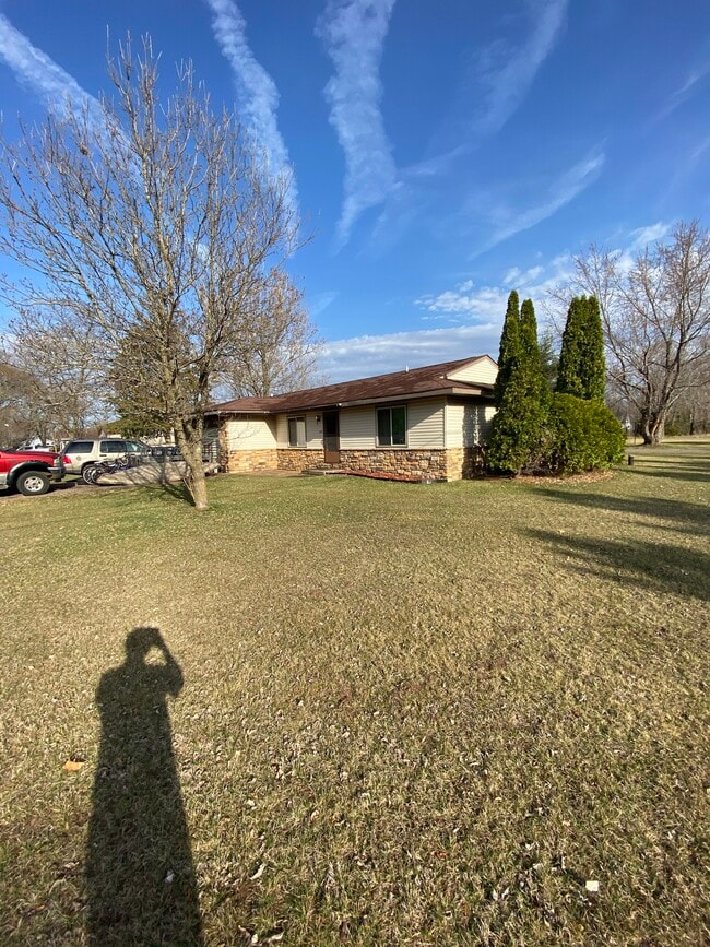 Photo - 545 Pine Tree Dr Townhome