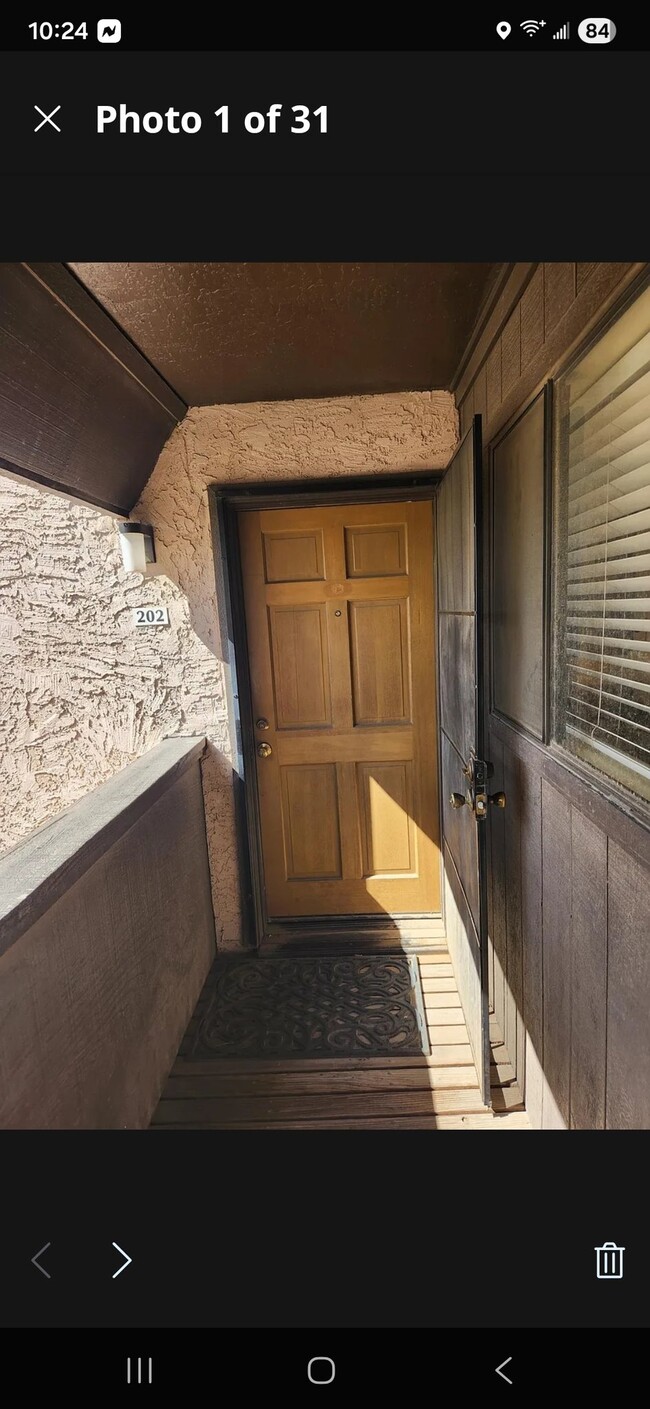 Building Photo - 886 W Galveston St
