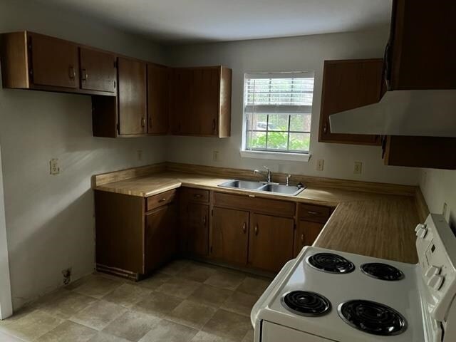 Photo - 3369 Trafalgar Square