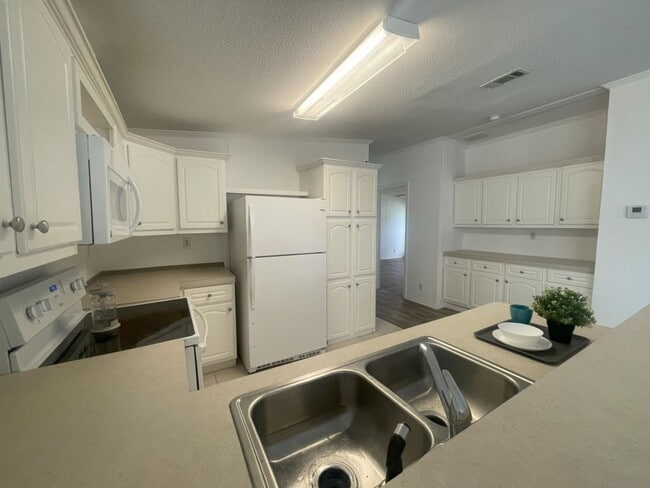 Photo - 20 Glen Cove Ct