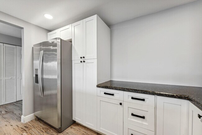 Photo - 200 SE 5th Ave Unidad 406