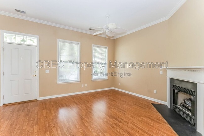 Photo - 105 Barberry St