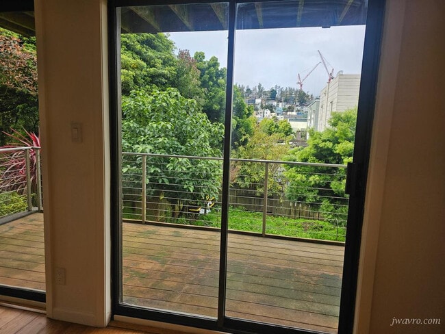 Photo - 461 Belvedere St