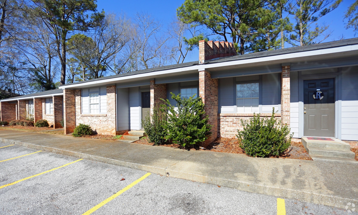 Photo - Falcon Manor II Apartments