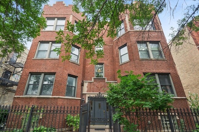 Building Photo - 2716 N Sawyer Ave Unit 1B
