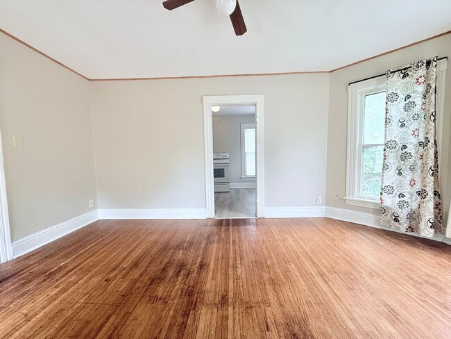 Photo - 900 W Parker St Unit B