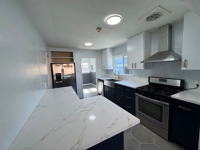 Photo - 205 N 1st St