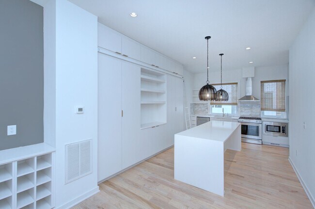 Photo - 2737 Shenandoah Ave