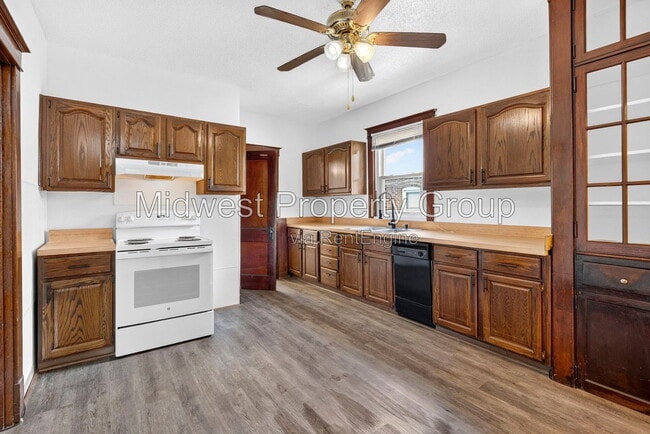 Photo - 1208 Verl Pl