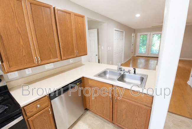 Photo - 303 Hinsdale Ave