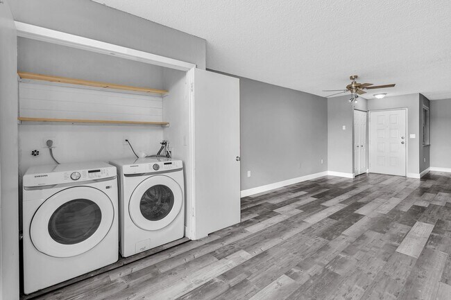 Photo - 2820 N Oakland Forest Dr