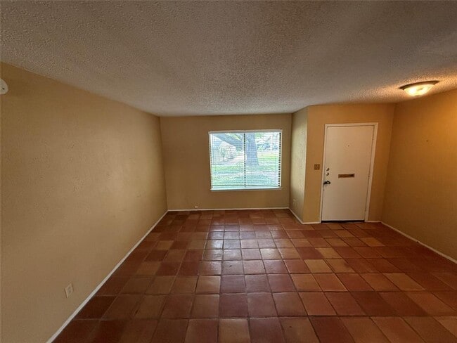 Photo - 9611 Blue Creek Ln