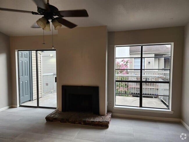 Building Photo - 9707 Richmond Ave. Unit 94 Rental